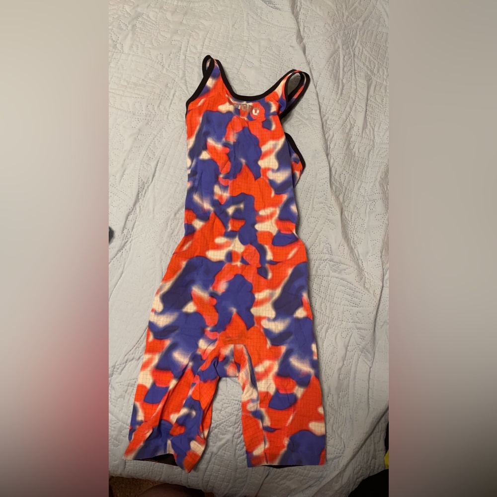 ARENA tech suit size 28